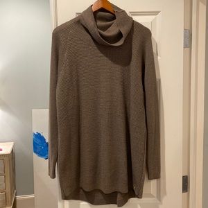 Women’ Woolrich cowl neck sweater